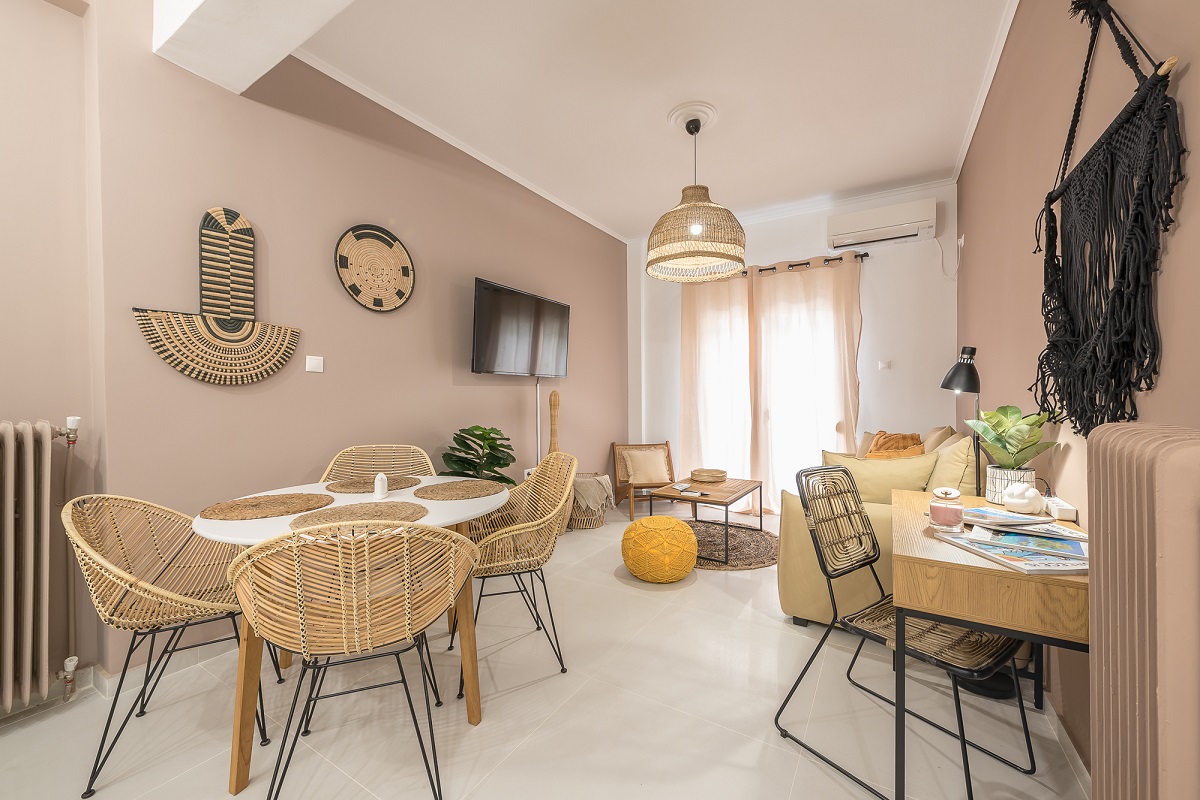 LOUDIA5b Boho Pennie Home