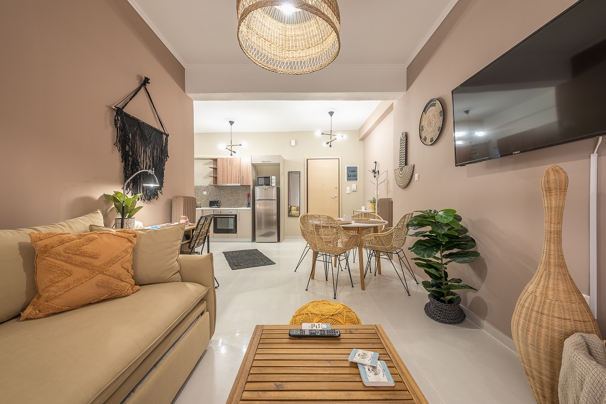 LOUDIA5b Boho Pennie Home